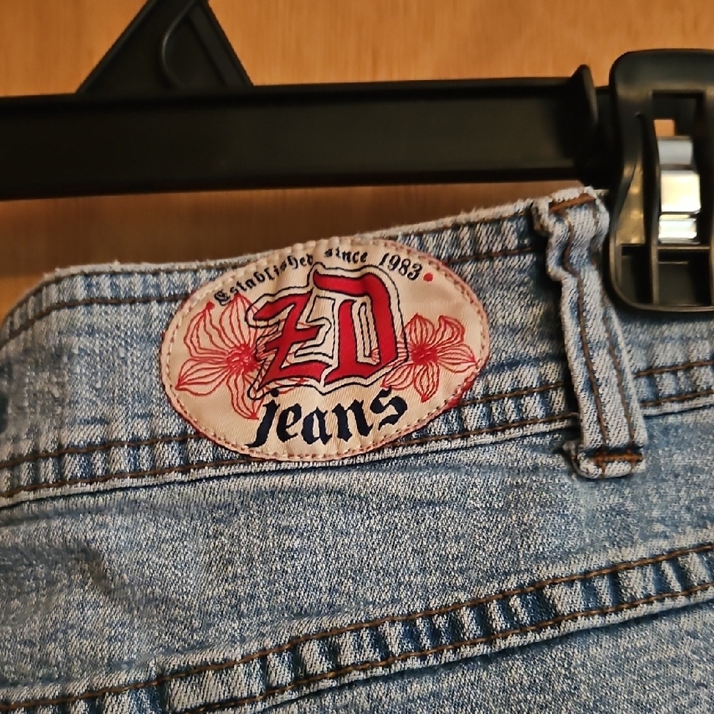 Denim Capris - Picture 3 of 4